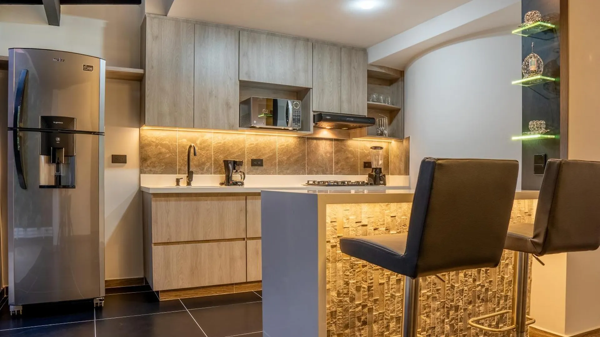 Modern Central Apt Laureles Medellin With 3 Acs