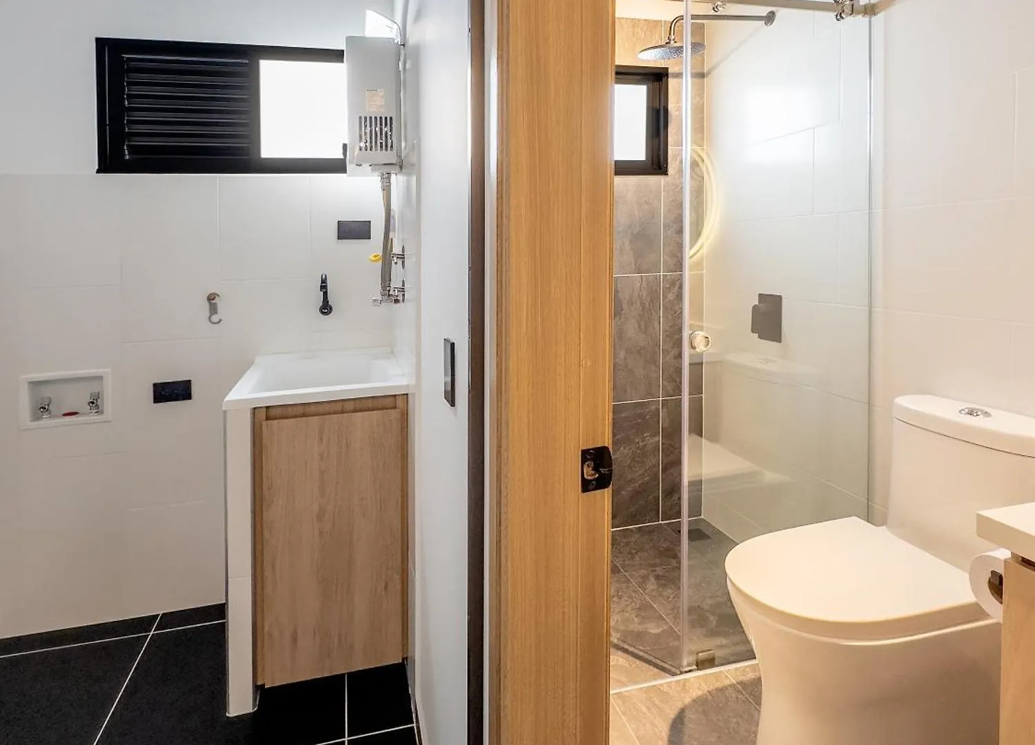 Modern Central Apt Laureles Medellin With 3 Acs