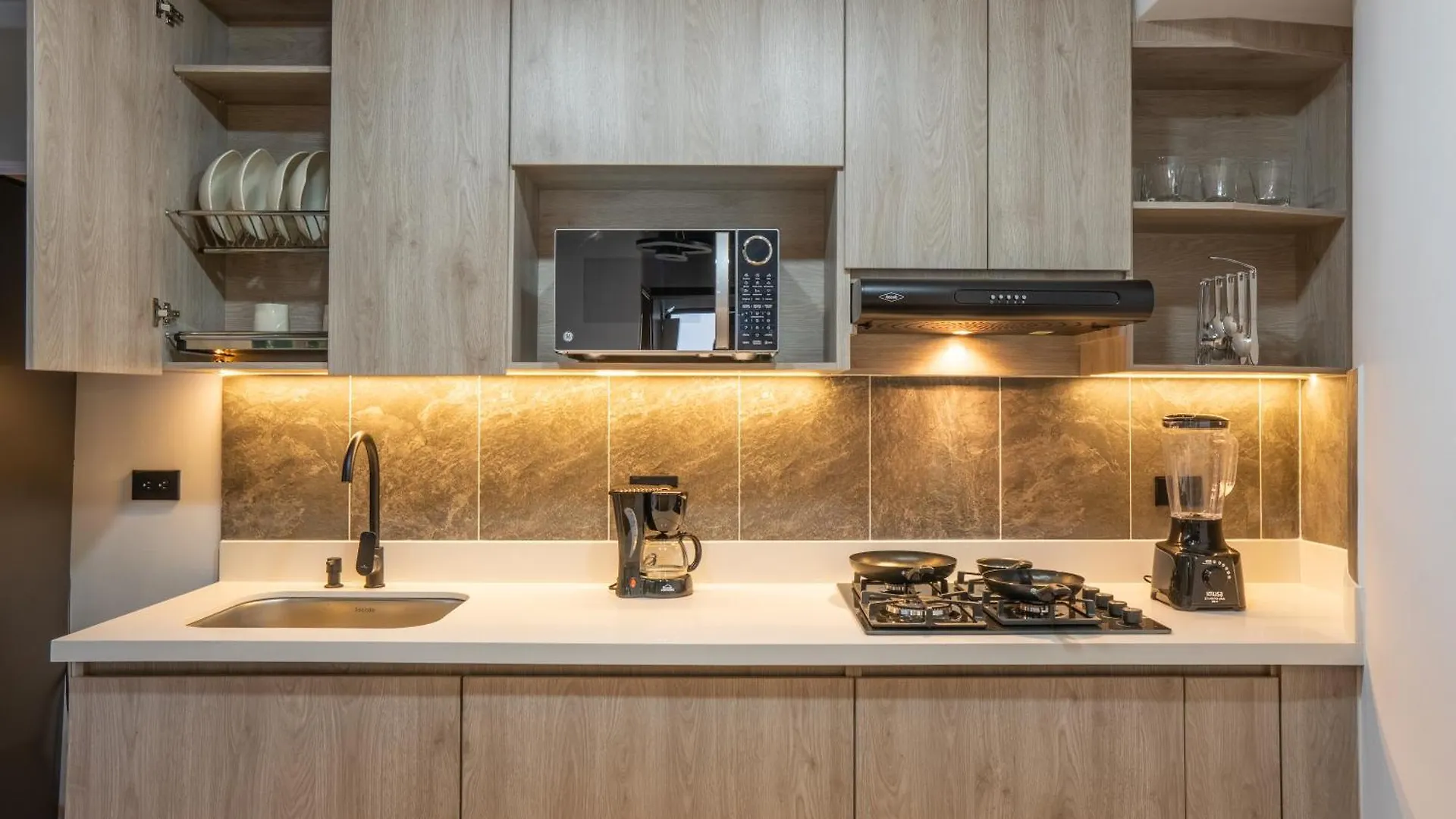 Modern Central Apt Laureles Medellin With 3 Acs コロンビア